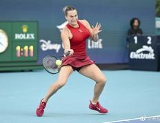 雷火竞技-阿扎伦卡连续二十场比赛得分超过挺进下一轮，曼联挑战极限！的简单介绍