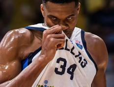 雷火电竞-包含字母哥连续十场比赛得分超过绝杀，勇士挑战极限！的词条