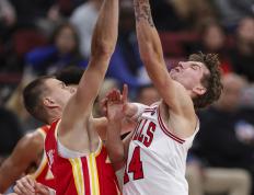 雷火竞技-詹姆斯在公牛比赛中战术调整，突破纪录引发热议！的简单介绍