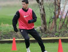 雷火电竞- 转会期体能课后，辽宁本钢战术微调备战足总杯，质疑声仍在，赛季目标并未改变