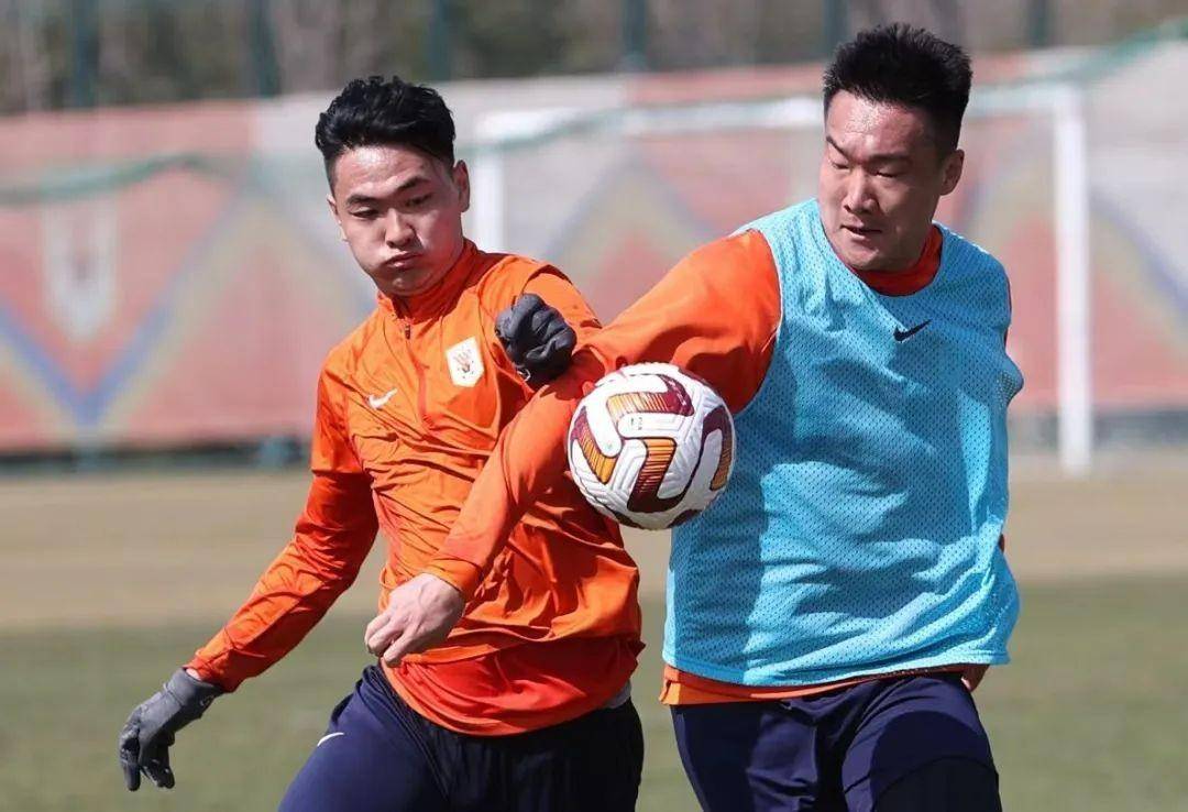 雷火电竞-电竞邀请赛，渝州闪电队与剑门玄武队读秒扳平，体能对抗拉满！细节处理更胜一筹的简单介绍