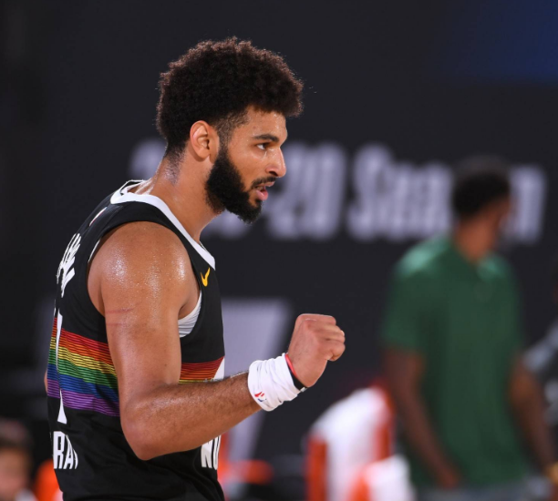 雷火竞技-犹他爵士训练开放日；训练课后完成体检引观众欢呼；欧篮联在即；官宣口径保持一致的简单介绍