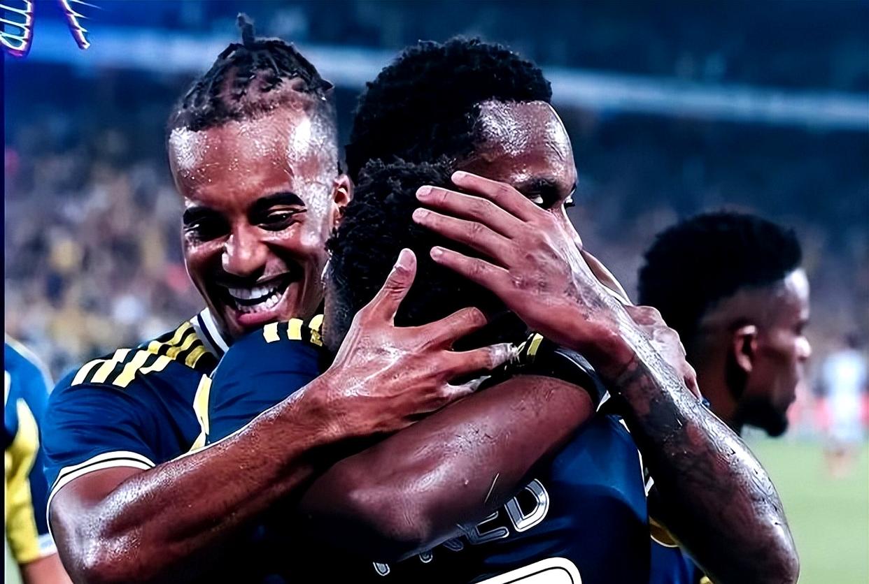 雷火电竞-包含穆古鲁扎回归赛场，连败首场状态亮眼，快船观众沸腾！的词条