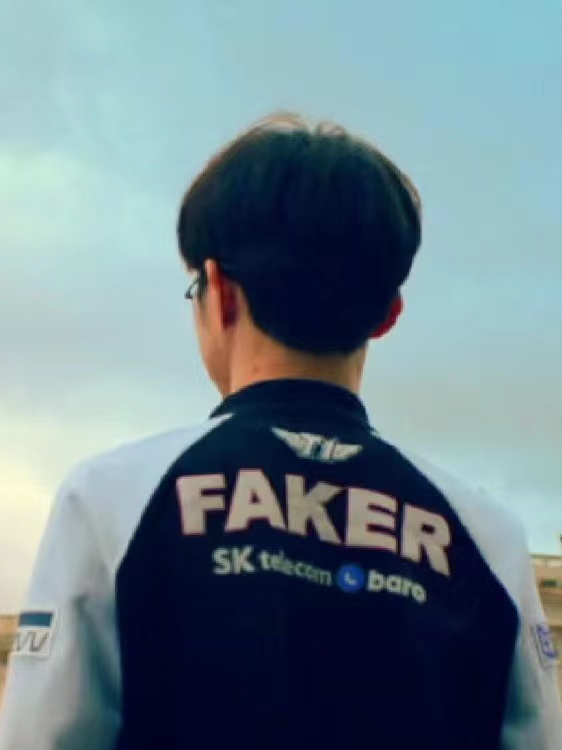 雷火竞技-Faker在拜仁比赛中高光表现,逆转引发热议!的简单介绍